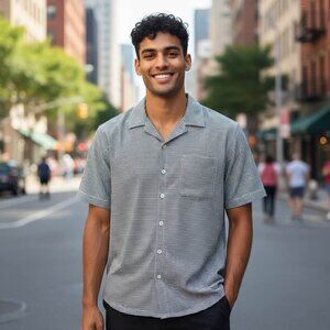 American‎ Eagle Outfitters Size XL Vintage Fit. Short Sleeve Blue Stripe